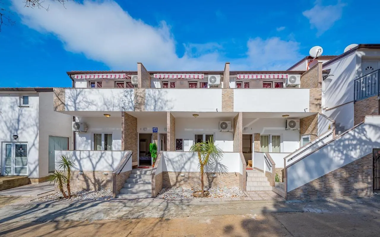 Villa Heidi Ουμάγκ 0*,